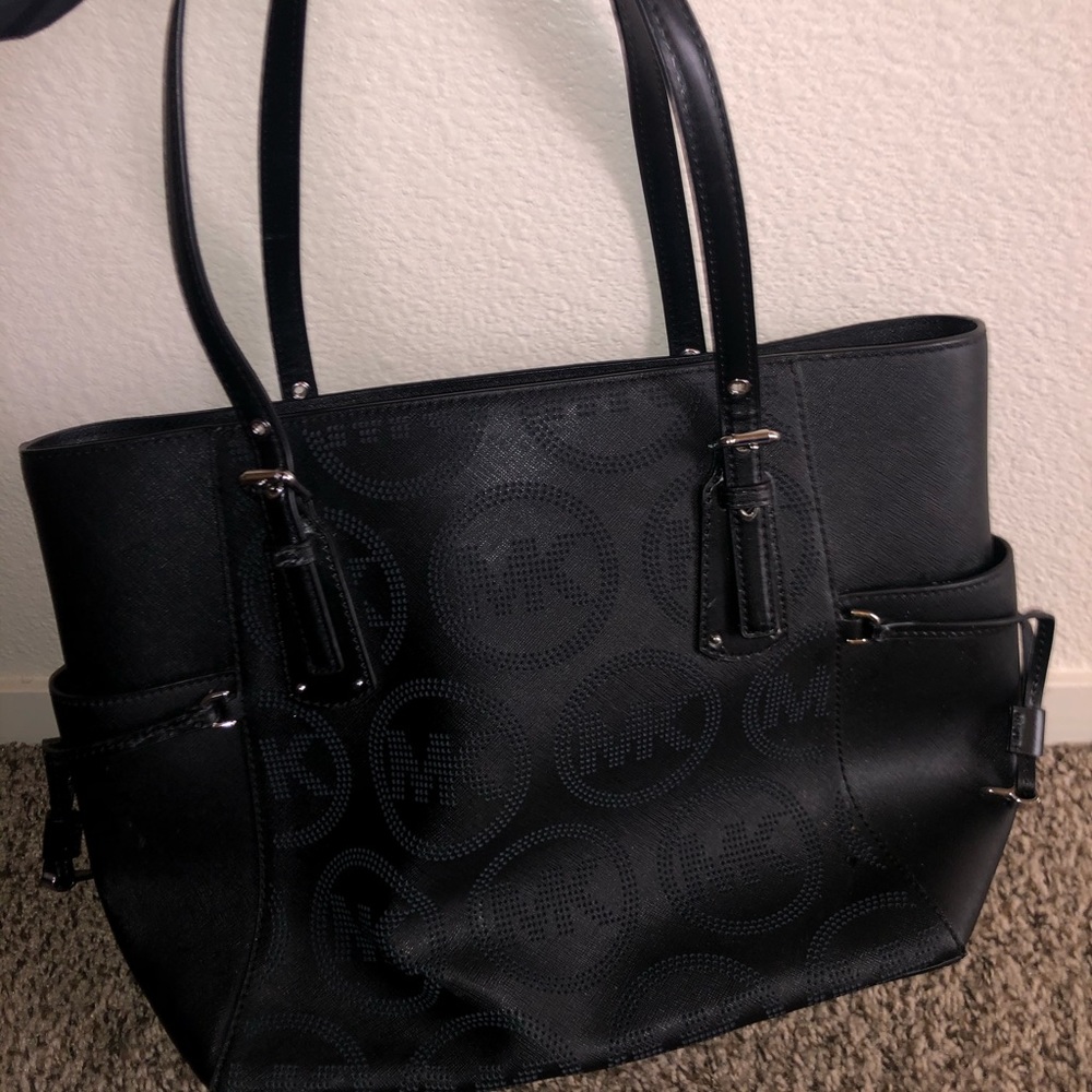 Michael Kors “Voyager” Tote Bag - Picture 3 of 6